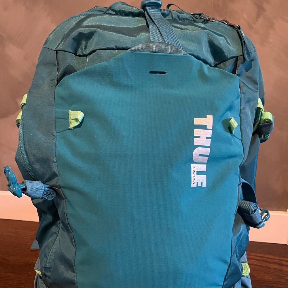 Thule backpack 70l with removable day pack